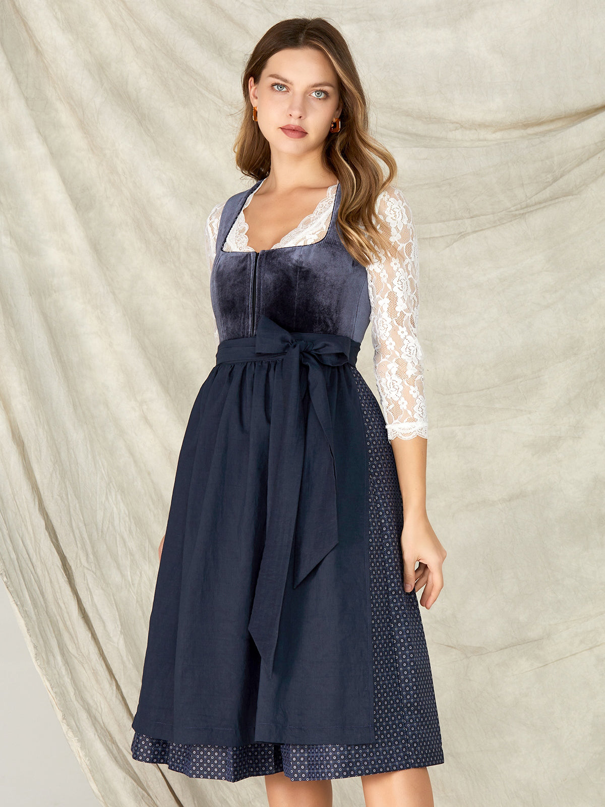 Traditional costumes for women: Stylish Oktoberfest outfits with the perfect dirndl